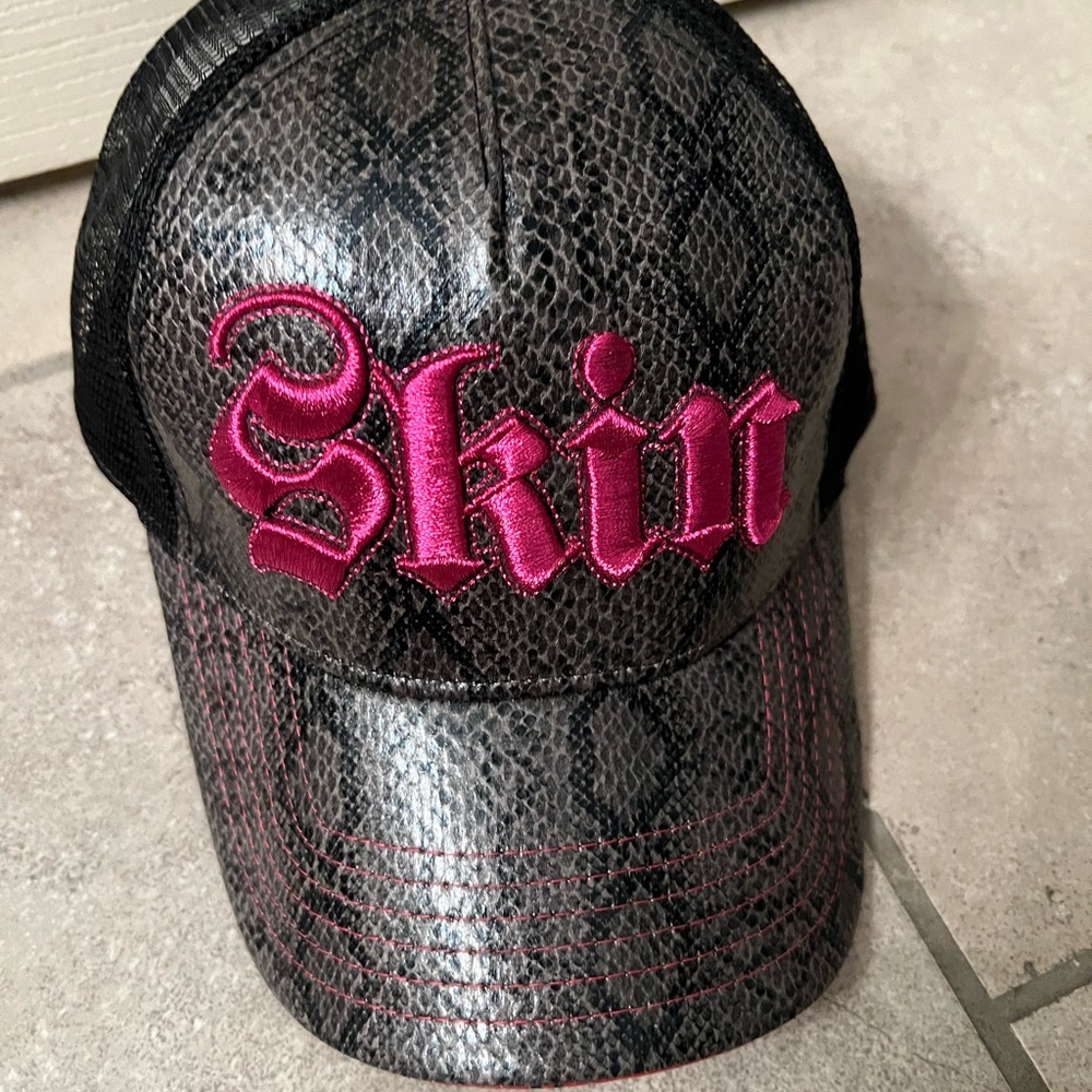 Skin Vintage Snake Print Cap with Pink Embroidery